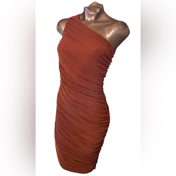 One Shoulder Ruched Bodycon - Picture 3 of 8